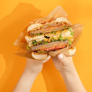 Masz ochotę na fast food'a w zdrowej wersji? W UrbanFits nigdy ich nie zabraknie!