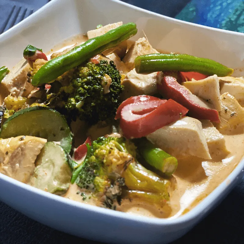 WJEM - test cateringu - Tajskie czerwone curry z kurczakiem - zdjęcie powiększone